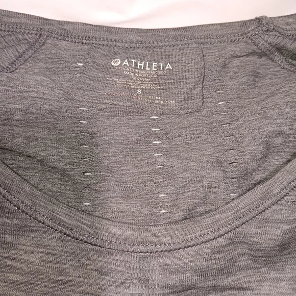 Womens used athleta long sleeve shirt  size small in great condition - Picture 2 of 5